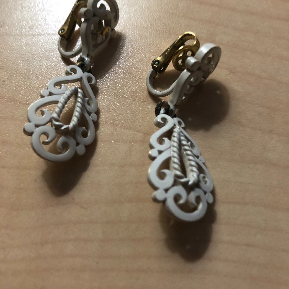 Vintage Trifari white enamel lace clip on earrings